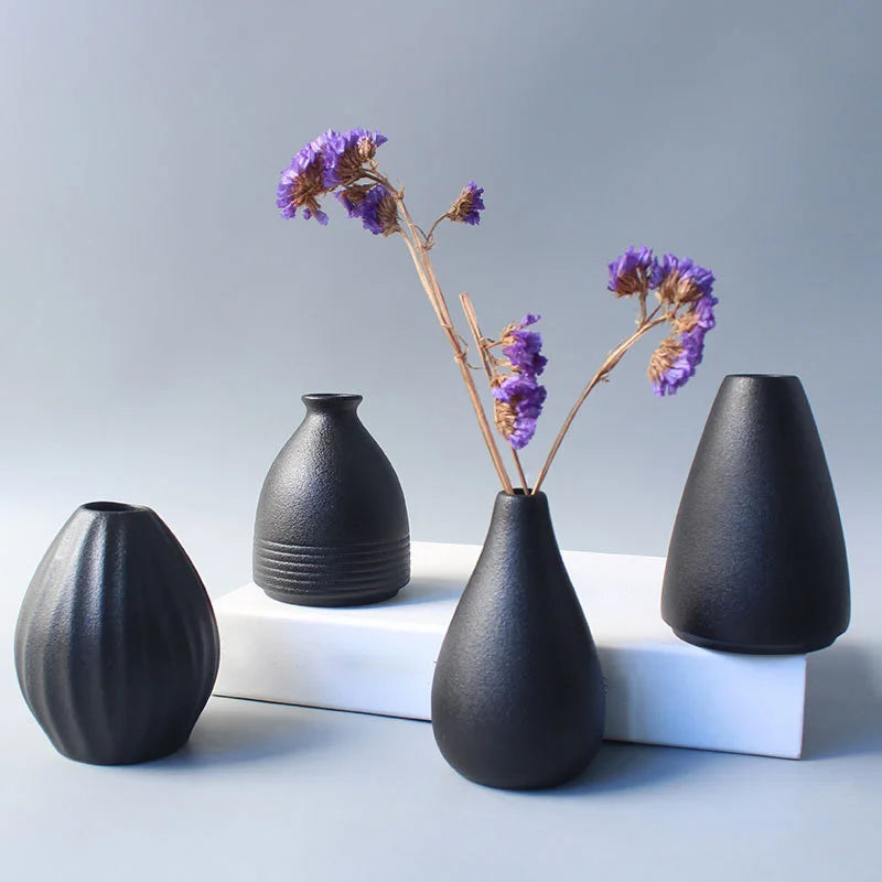 OSAKA Modern Black Ceramic Vase - Renée Laurént