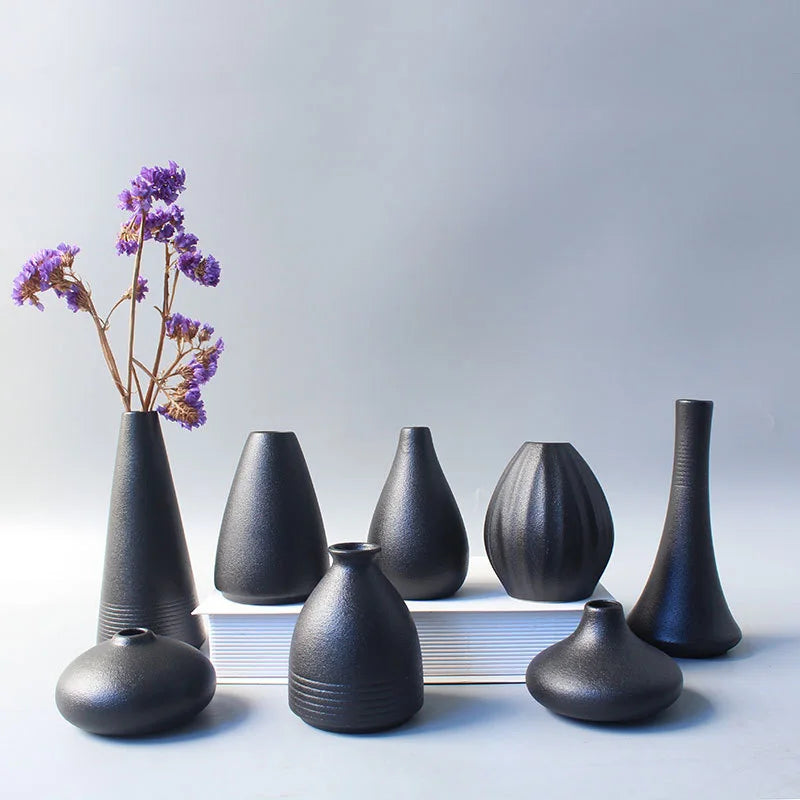 OSAKA Modern Black Ceramic Vase - Renée Laurént